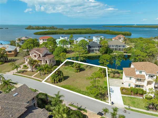 0.3 Acres of Residential Land for Sale in Tarpon Springs, Florida