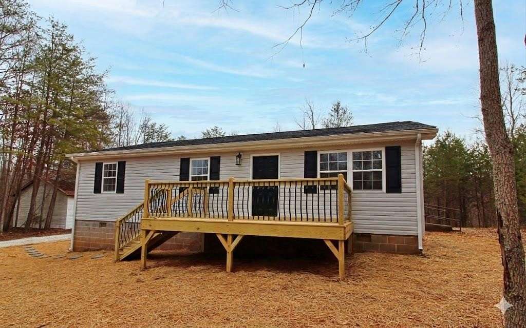 7.25 Acres of Land with Home for Sale in Appomattox, Virginia