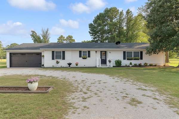 1.65 Acres of Land with Home for Sale in Paragould, Arkansas