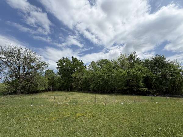 0.9 Acres of Commercial Land for Sale in Lebanon, Tennessee