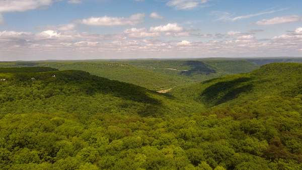 8 Acres of Residential Land for Sale in Sewanee, Tennessee