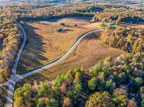 7.5 Acres of Residential Land for Sale in Dickson, Tennessee