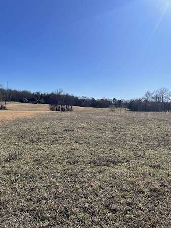 5.48 Acres of Residential Land for Sale in Shelbyville, Tennessee