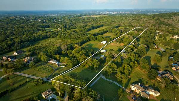 10.1 Acres of Land with Home for Sale in Lebanon, Tennessee