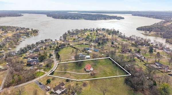 2.58 Acres of Land with Home for Sale in Hendersonville, Tennessee