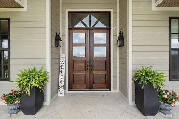 5 Acres of Land with Home for Sale in Hendersonville, Tennessee