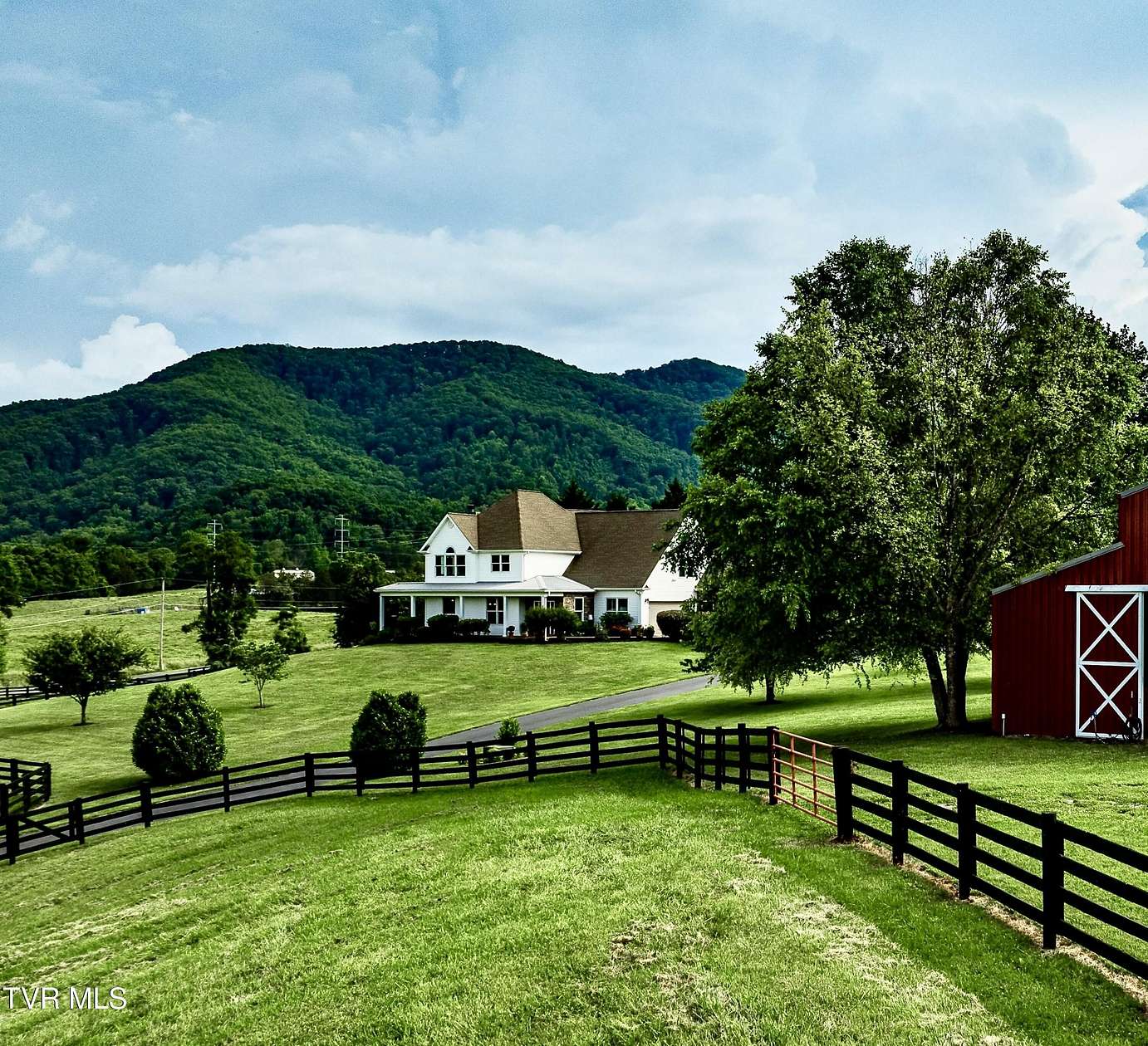 27 Acres of Land with Home for Sale in Johnson City, Tennessee