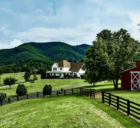 27 Acres of Land with Home for Sale in Johnson City, Tennessee