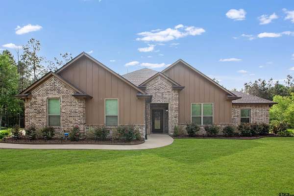 6 Acres of Land with Home for Sale in Laneville, Texas