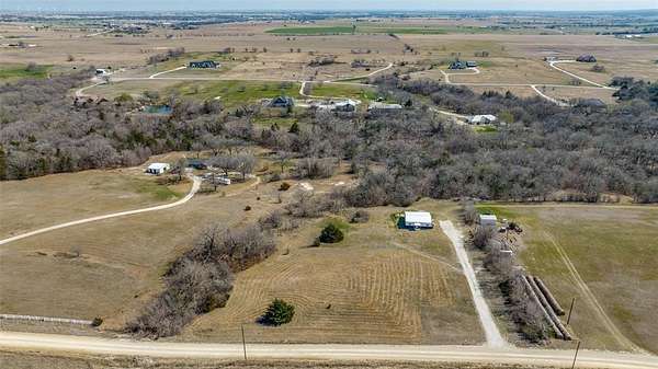 5 Acres of Land with Home for Sale in Muenster, Texas