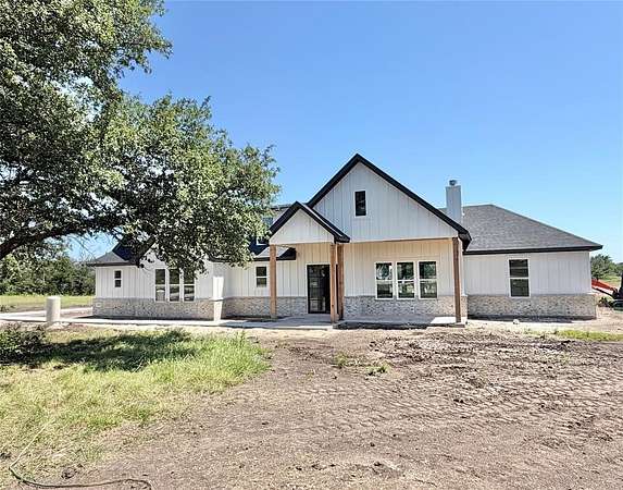 1.82 Acres of Land with Home for Sale in Weatherford, Texas