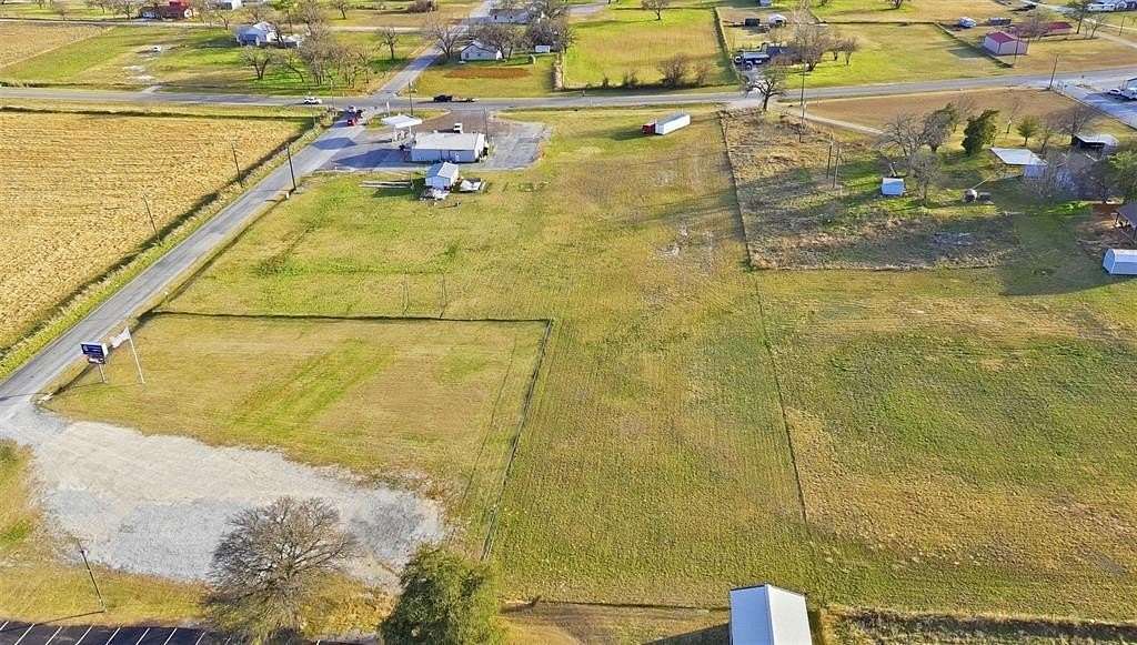 1.71 Acres of Mixed-Use Land for Sale in Paradise, Texas
