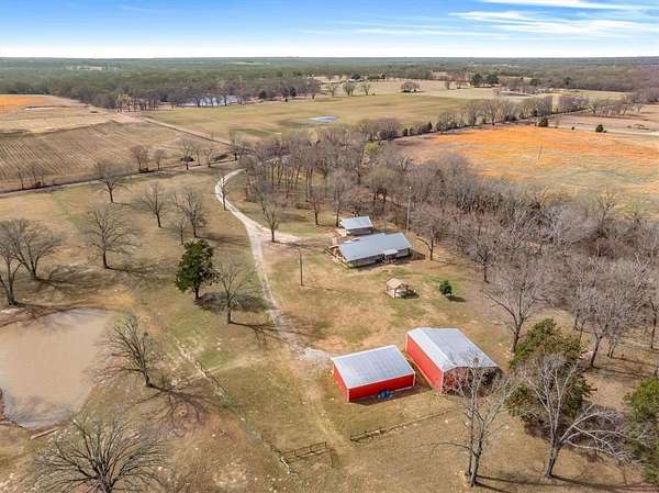 16.6 Acres of Land with Home for Sale in Edgewood, Texas