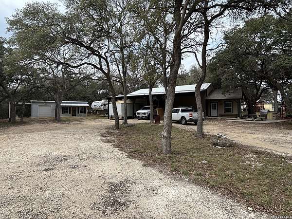 4 Acres of Improved Mixed-Use Land for Sale in Bulverde, Texas