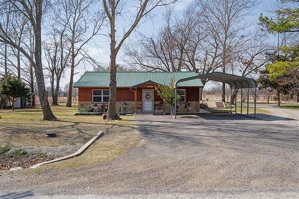 1.5 Acres of Land with Home for Sale in Pauls Valley, Oklahoma