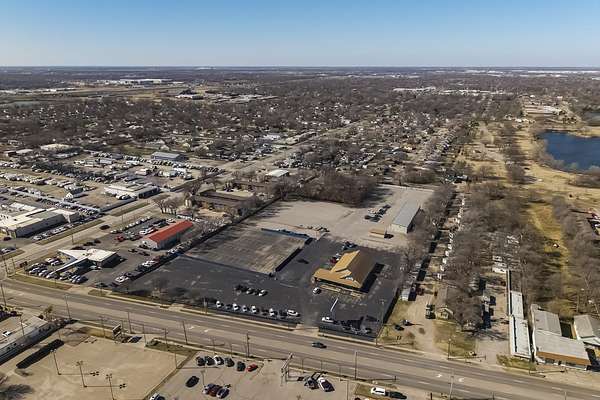 6.5 Acres of Improved Mixed-Use Land for Auction in Wichita, Kansas