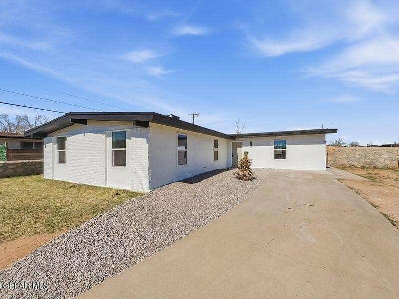 9.17 Acres of Land with Home for Sale in El Paso, Texas