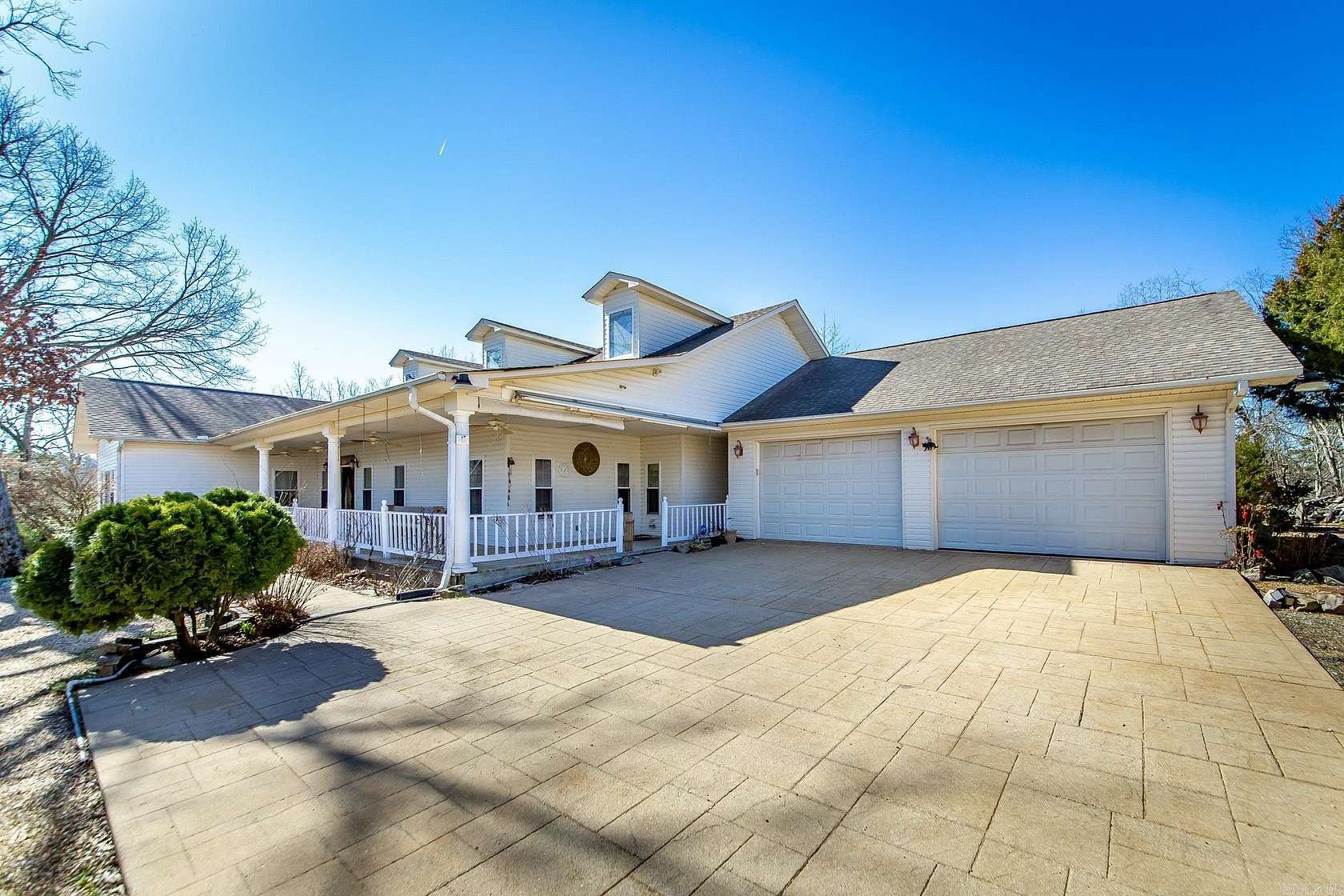 20 Acres of Land with Home for Sale in Hot Springs, Arkansas