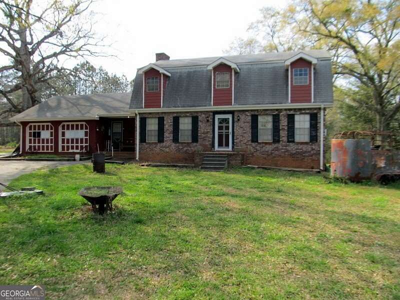 10 Acres of Land with Home for Sale in Stockbridge, Georgia