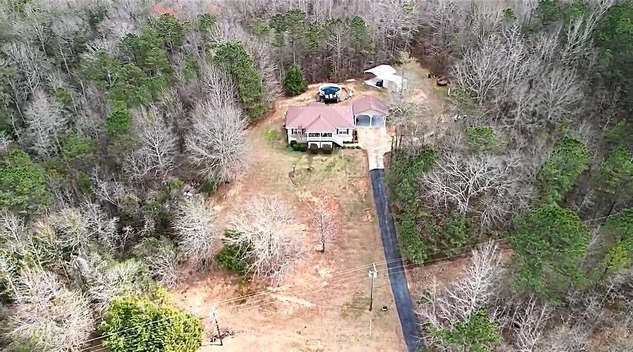 2 Acres of Land with Home for Sale in Fayette, Alabama