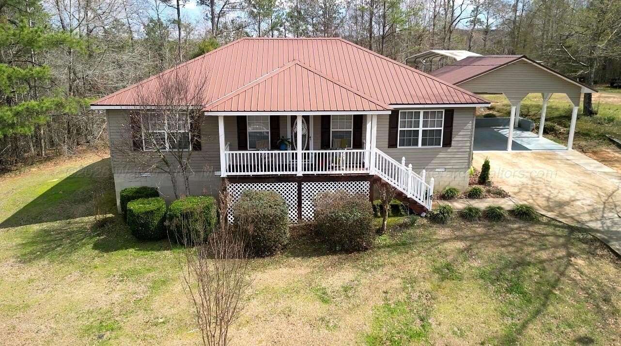 3 Acres of Land with Home for Sale in Fayette, Alabama