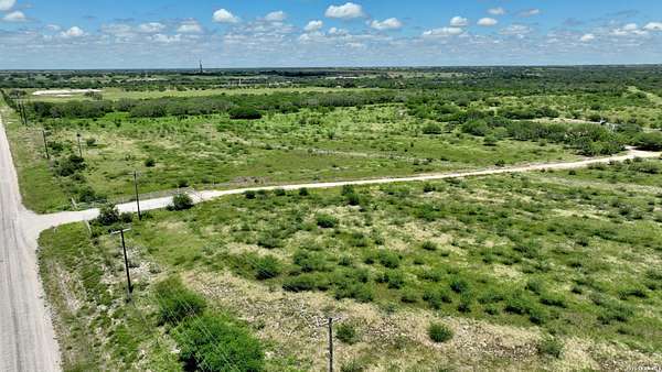 114 Acres of Land for Sale in Karnes City, Texas