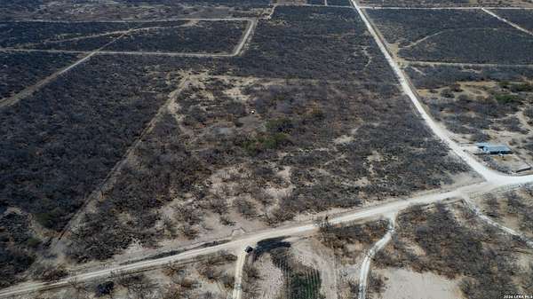 14.4 Acres of Recreational & Residential Land for Sale in Crystal City, Texas