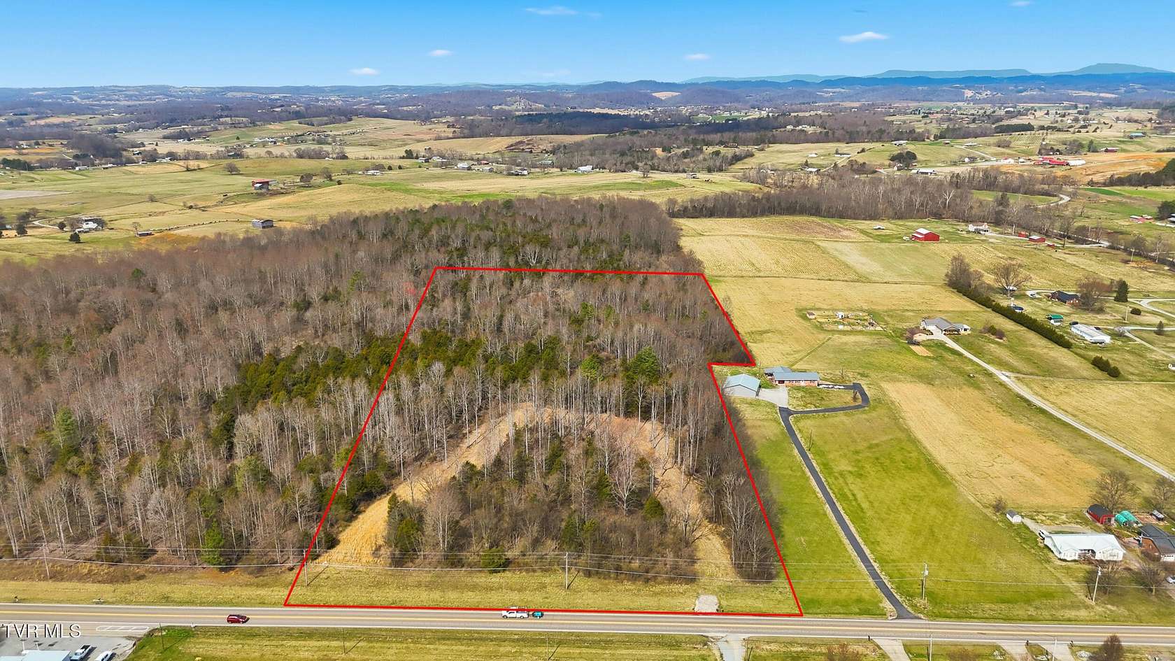 13.5 Acres of Mixed-Use Land for Sale in Chuckey, Tennessee