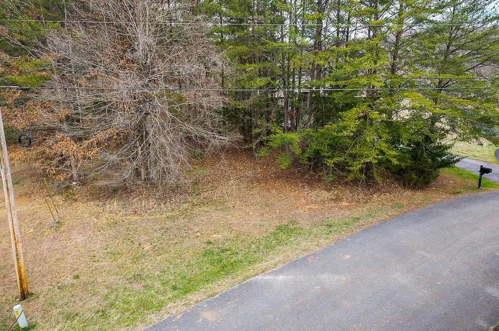 0.56 Acres of Land for Sale in Sparta, Tennessee