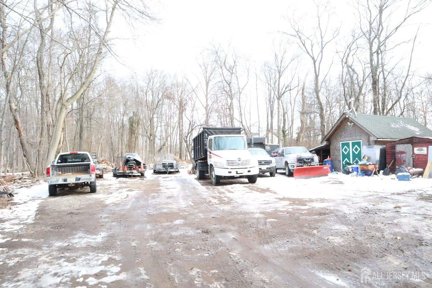 1.5 Acres of Commercial Land for Lease in North Brunswick, New Jersey