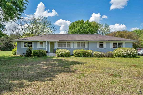 7.85 Acres of Land with Home for Sale in Kathleen, Georgia