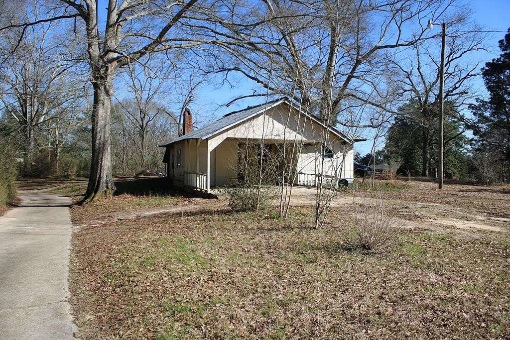 12 Acres of Land with Home for Sale in Laurel, Mississippi