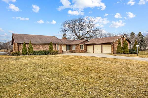 2 Acres of Land with Home for Sale in South Barrington, Illinois