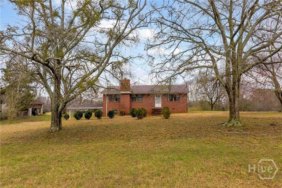 110 Acres of Land with Home for Sale in Bowman, Georgia