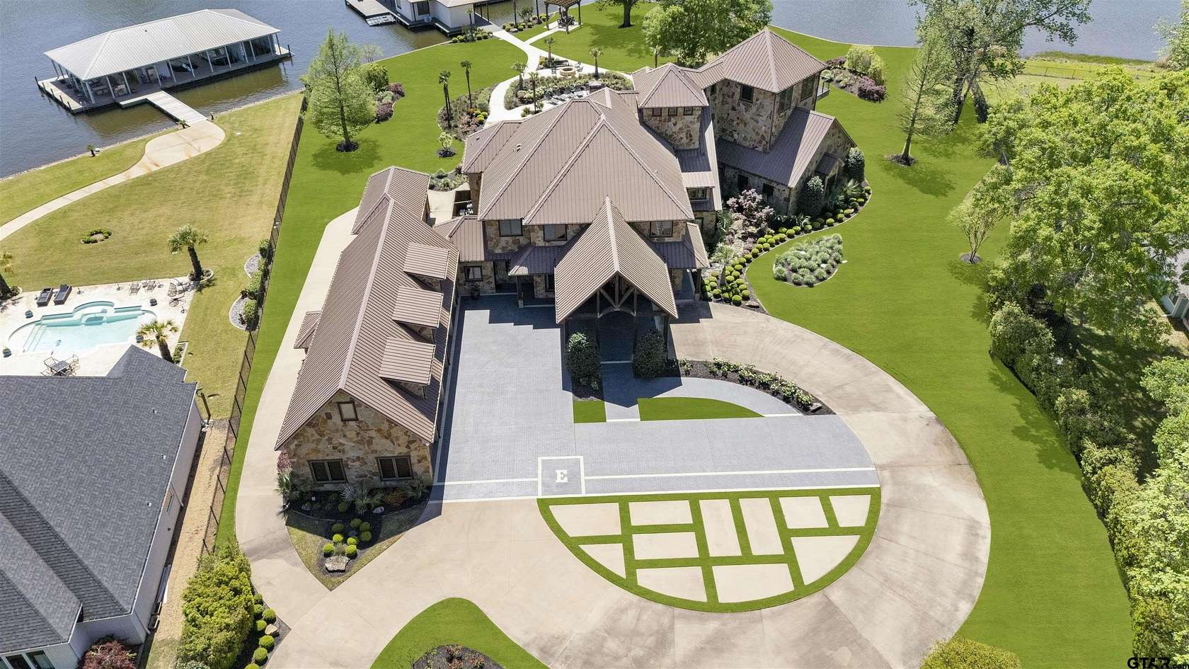 2 Acres of Land with Home for Sale in Whitehouse, Texas