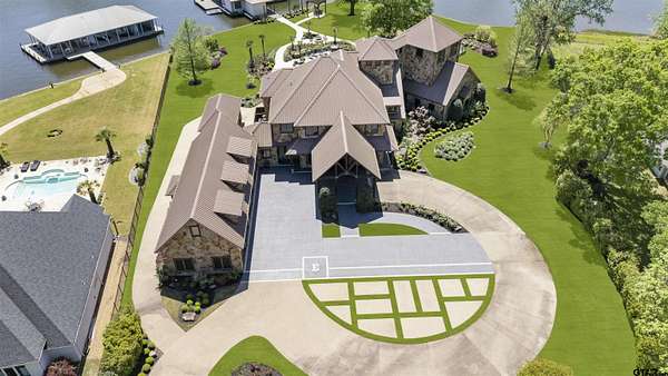 2 Acres of Land with Home for Sale in Whitehouse, Texas