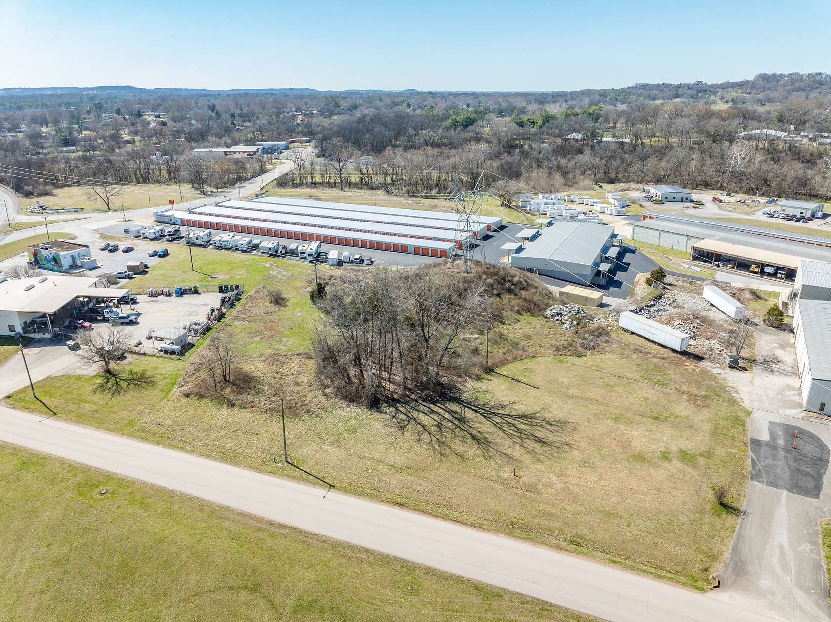 1.33 Acres of Commercial Land for Sale in Columbia, Tennessee
