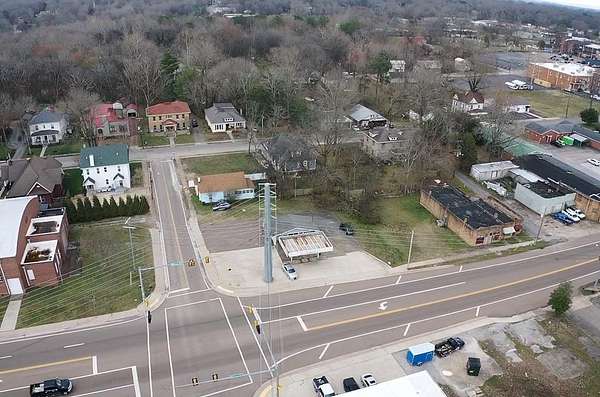 0.28 Acres of Commercial Land for Sale in Paris, Tennessee