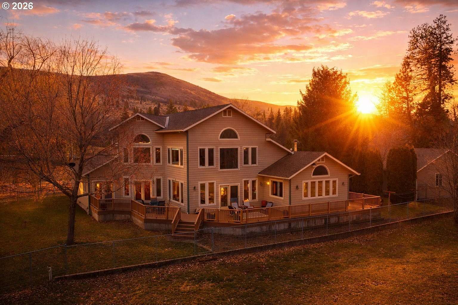 18 Acres of Land with Home for Sale in Adams, Oregon