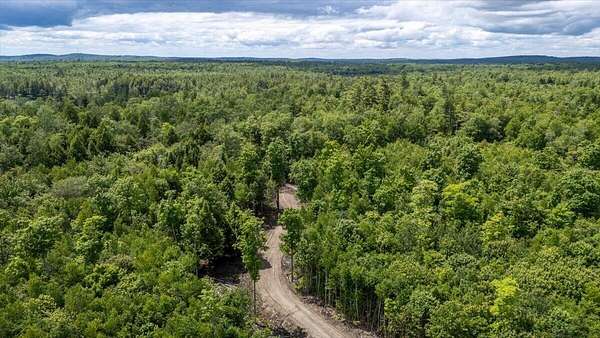 9 Acres of Residential Land for Sale in Washington, Maine
