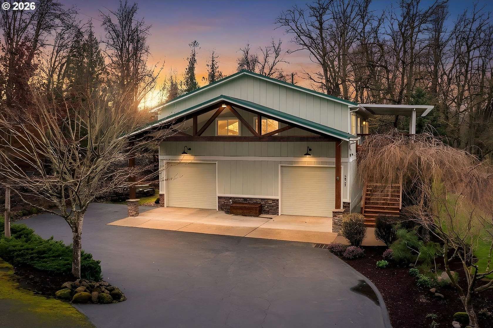 9.5 Acres of Land with Home for Sale in Aurora, Oregon