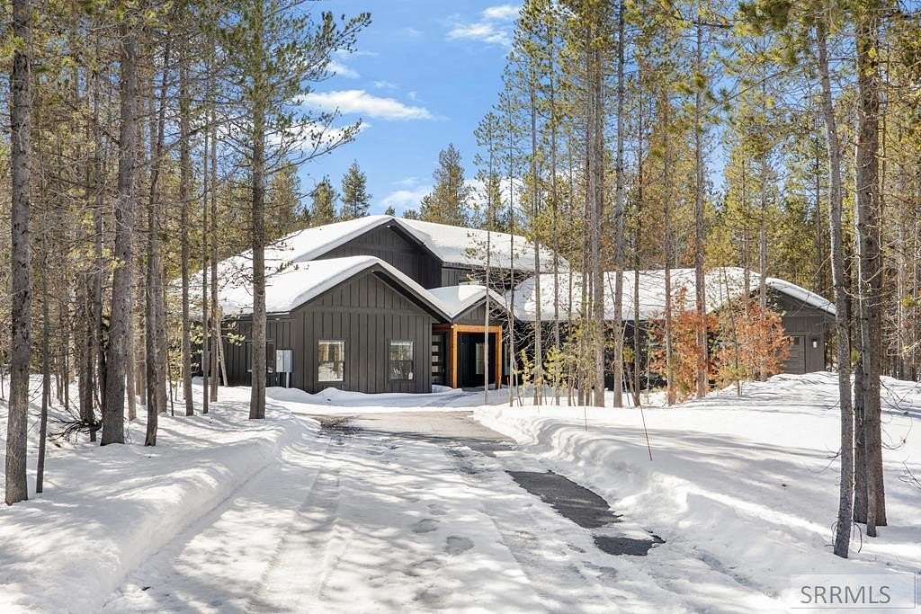 1.54 Acres of Land with Home for Sale in Island Park, Idaho