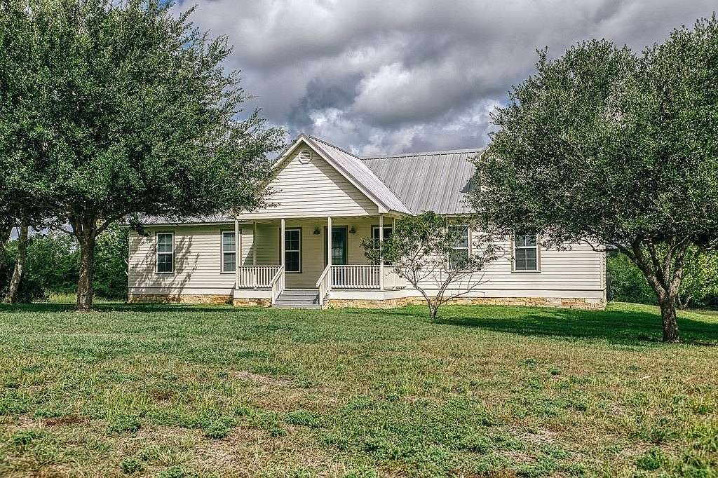 28.5 Acres of Land with Home for Sale in Fayetteville, Texas
