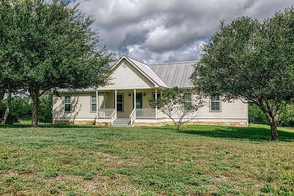 28.5 Acres of Land with Home for Sale in Fayetteville, Texas
