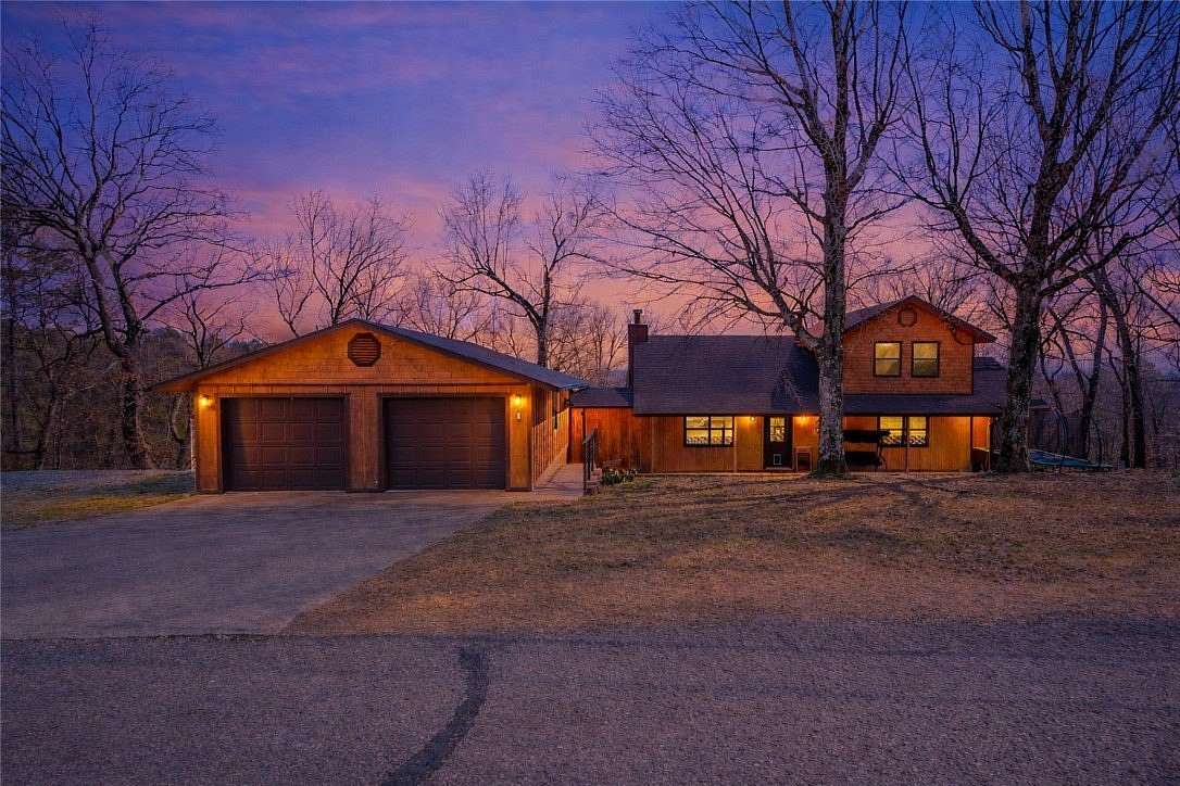 1.54 Acres of Land with Home for Sale in Kansas, Oklahoma