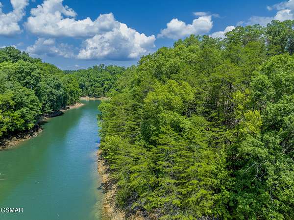 1 Acre of Residential Land for Sale in Dandridge, Tennessee