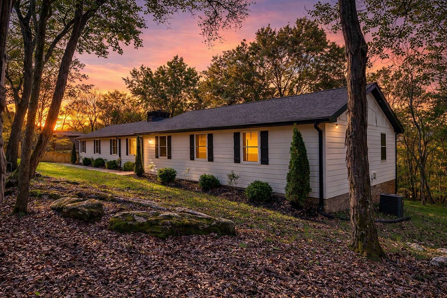 1.67 Acres of Land with Home for Sale in Brentwood, Tennessee