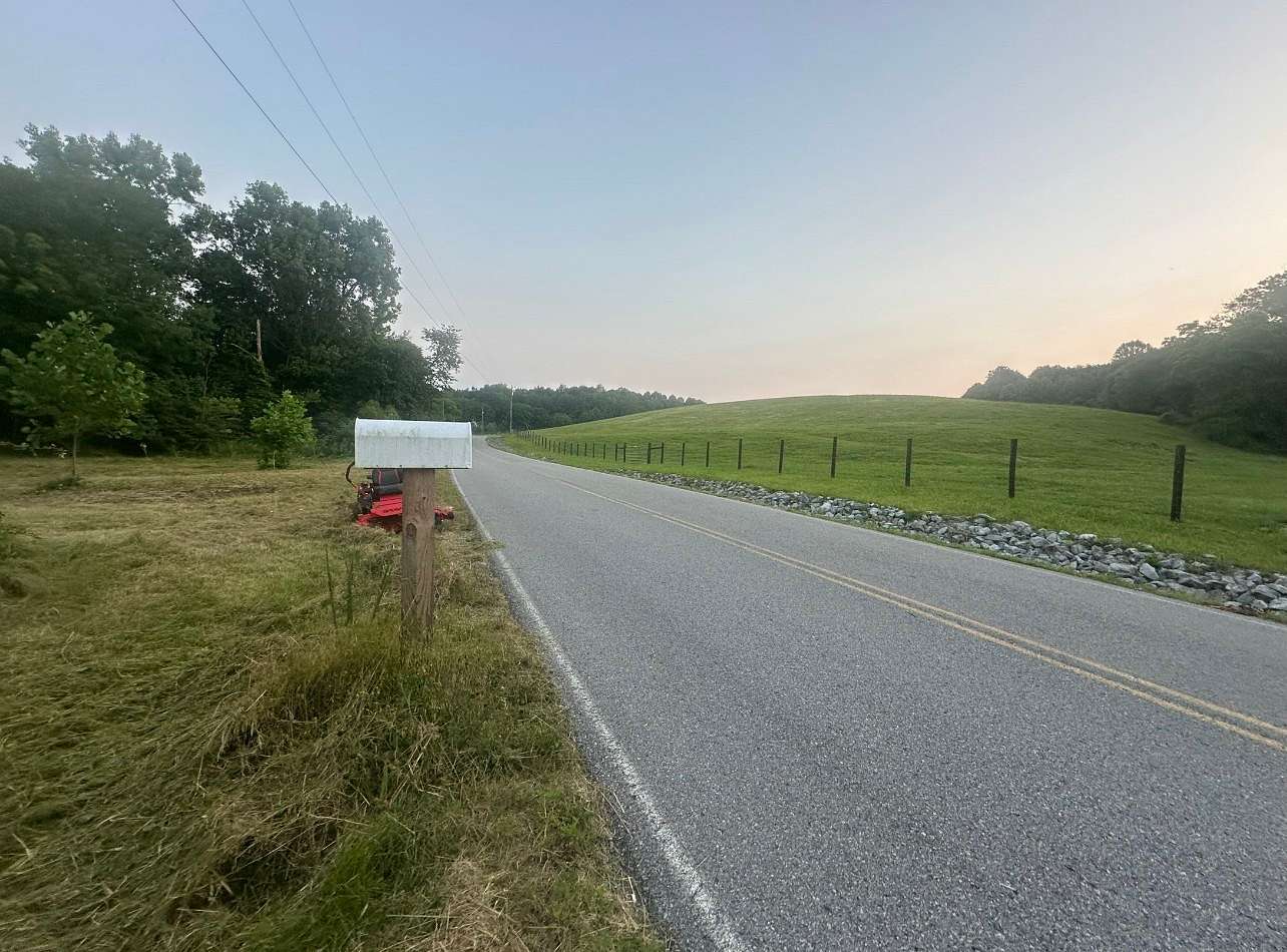 2 Acres of Residential Land for Sale in Portland, Tennessee