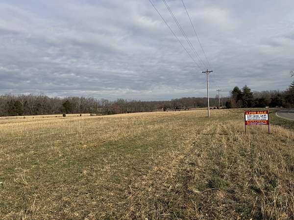 2.3 Acres of Residential Land for Sale in Bethpage, Tennessee