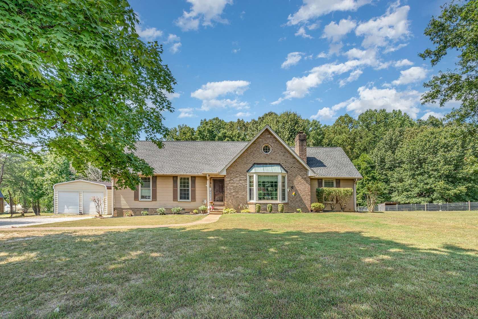 5.17 Acres of Land with Home for Sale in Springfield, Tennessee